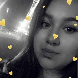 Meet your Posher, Dennise